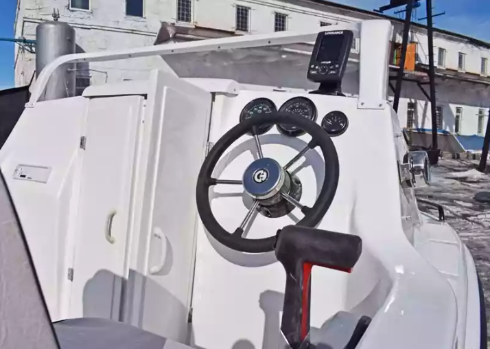 Комбинированный катер Neman-500 с каютой в Казани