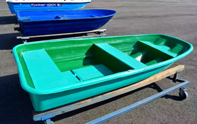 Стеклопластиковая лодка Старт (тримаран) в Казани