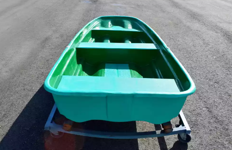 Стеклопластиковая лодка Старт (тримаран) в Казани