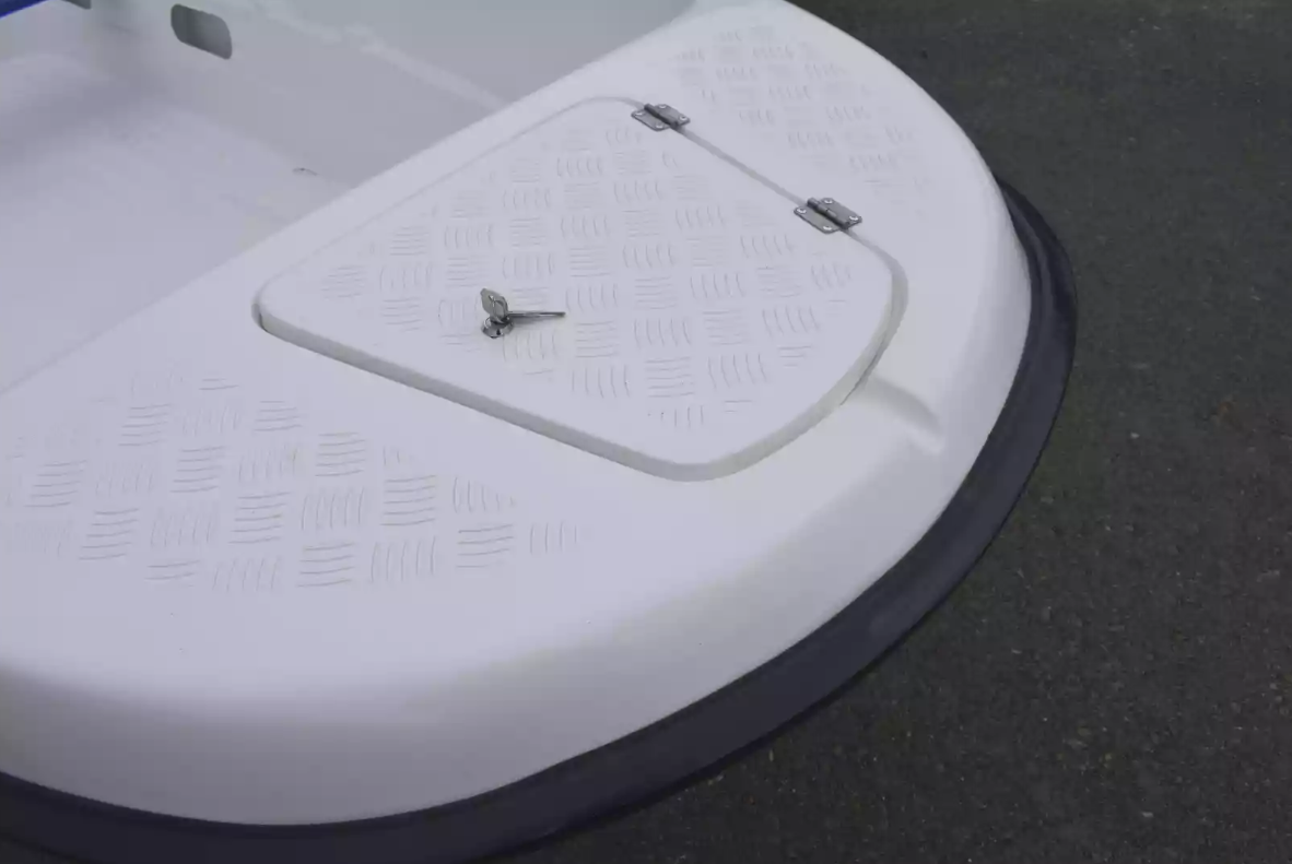 Стеклопластиковая лодка Пингвин New (тримаран) в Казани