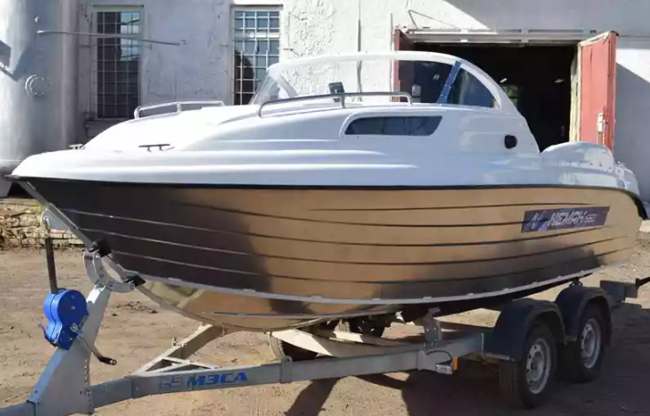 Комбинированный катер Neman-550 с каютой в Казани