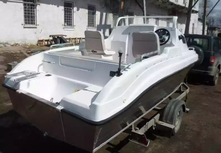 Комбинированный катер Neman-500 с каютой в Казани