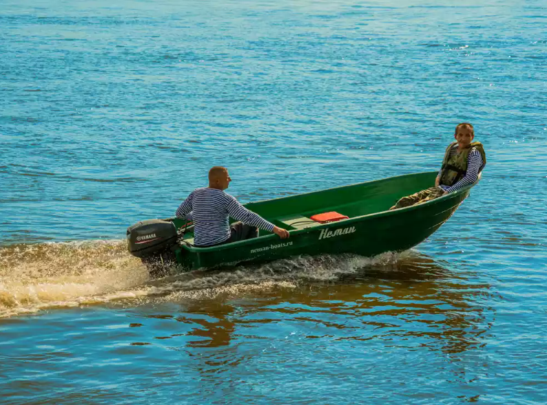 Стеклопластиковая лодка Neman-340 (тримаран) в Казани