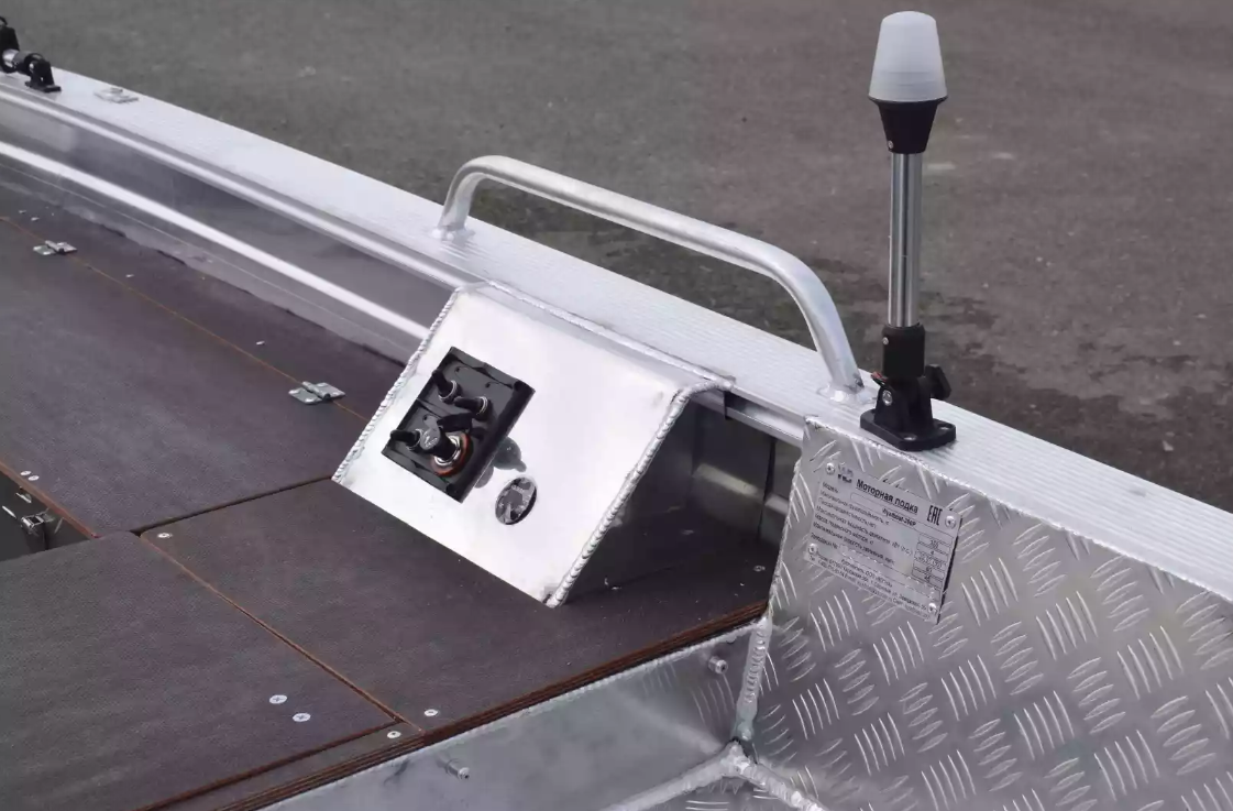Алюминиевая лодка Wyatboat-390РМ в Казани