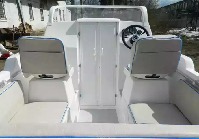 Комбинированный катер Neman-500 с каютой в Казани