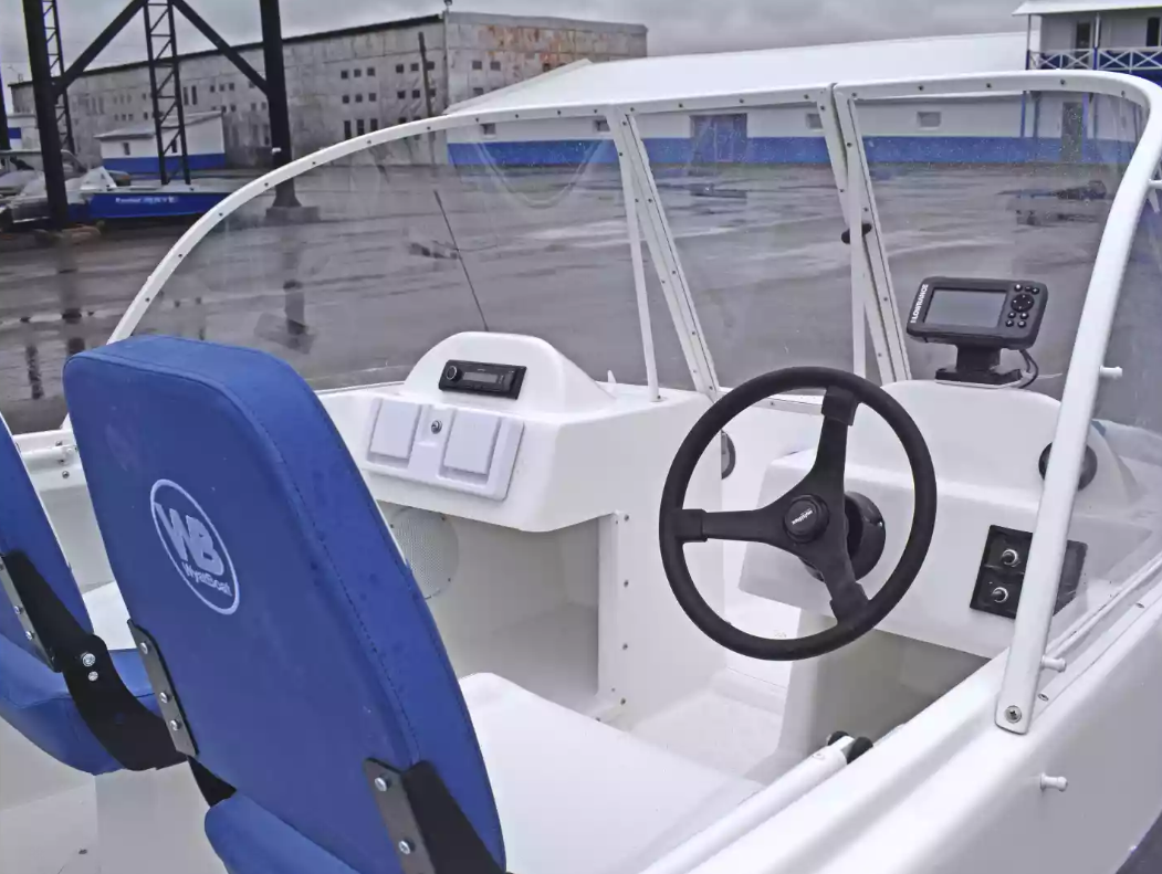 Стеклопластиковый катер Wyatboat-430DCМ (килевая) в Казани