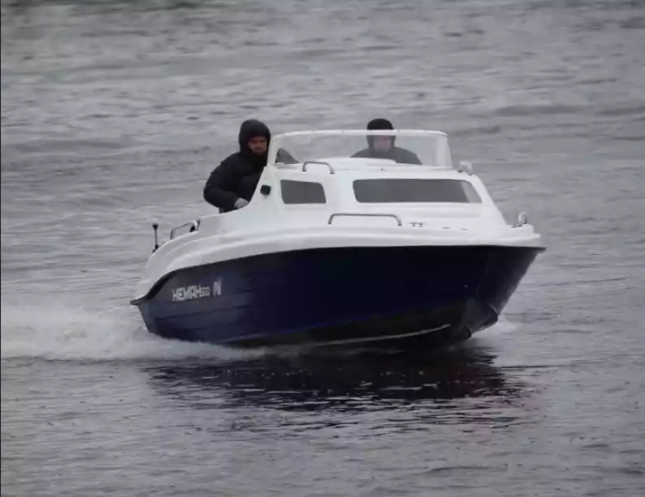 Комбинированный катер Neman-500 с каютой в Казани