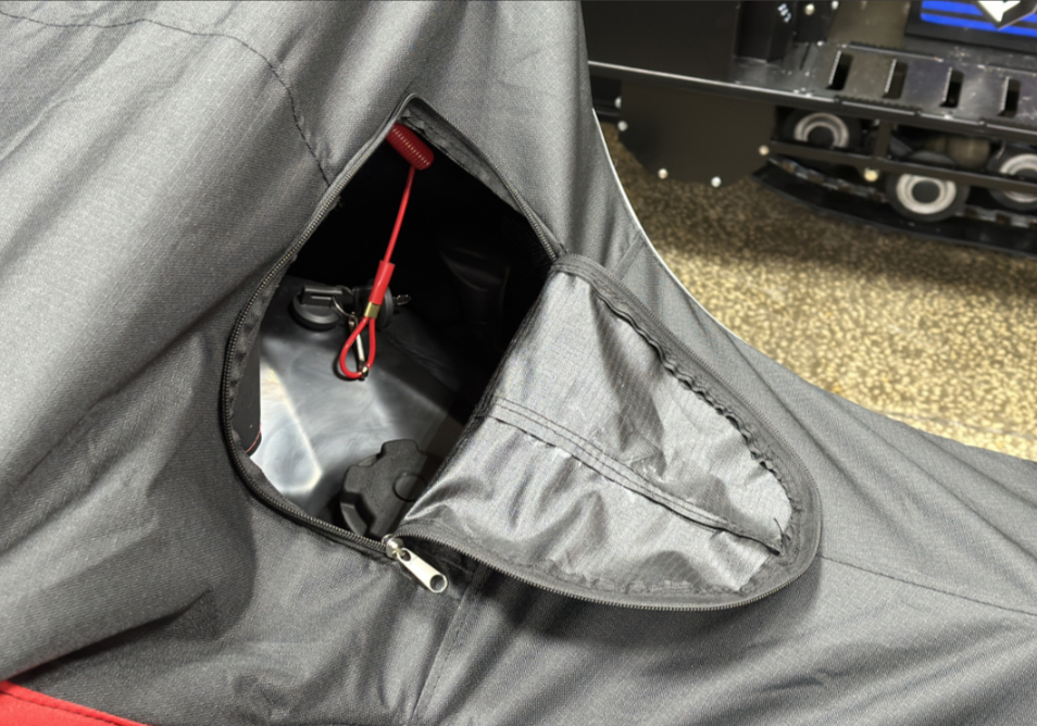 Чехол транспорт. снегохода IKUDZO HUNTER черно-красный Оксфорд ПРЕМИУМ качества с лого IKUDZO в Казани