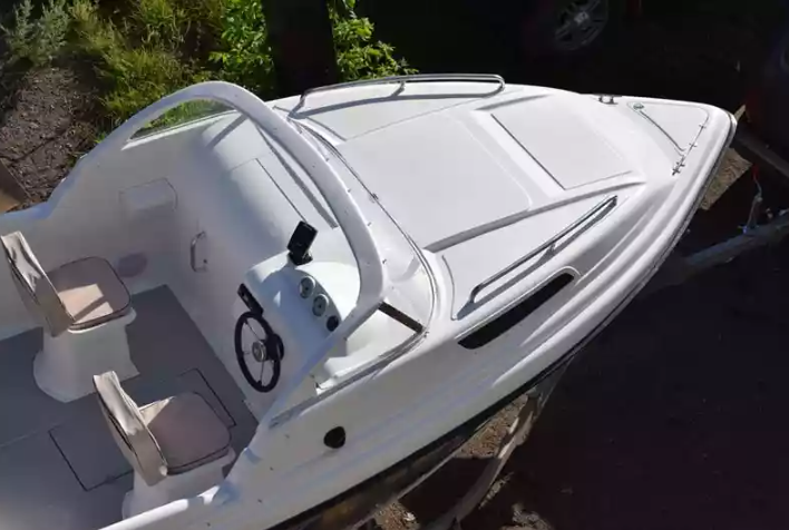 Комбинированный катер Neman-550 с каютой в Казани