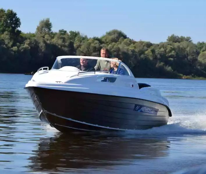 Комбинированный катер Neman-550 с каютой в Казани