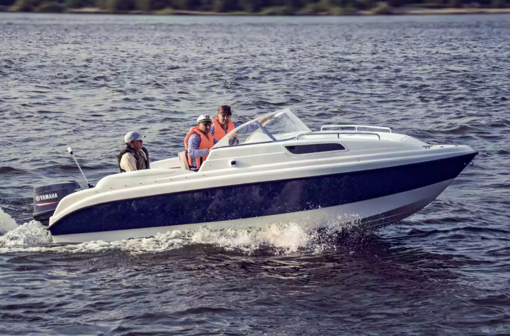 Стеклопластиковый катер Neman-550 с каютой в Казани