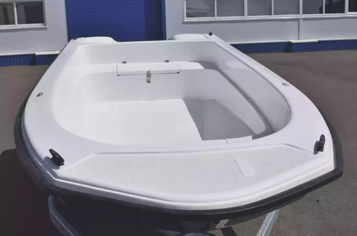 Стеклопластиковая лодка Wyatboat 430 тримаран в Казани