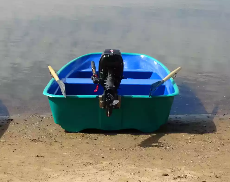 Стеклопластиковая лодка Старт (тримаран) в Казани