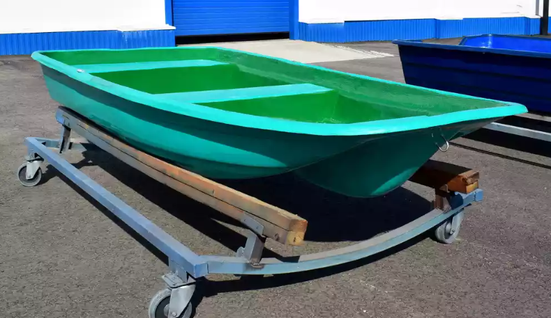 Стеклопластиковая лодка Старт (тримаран) в Казани
