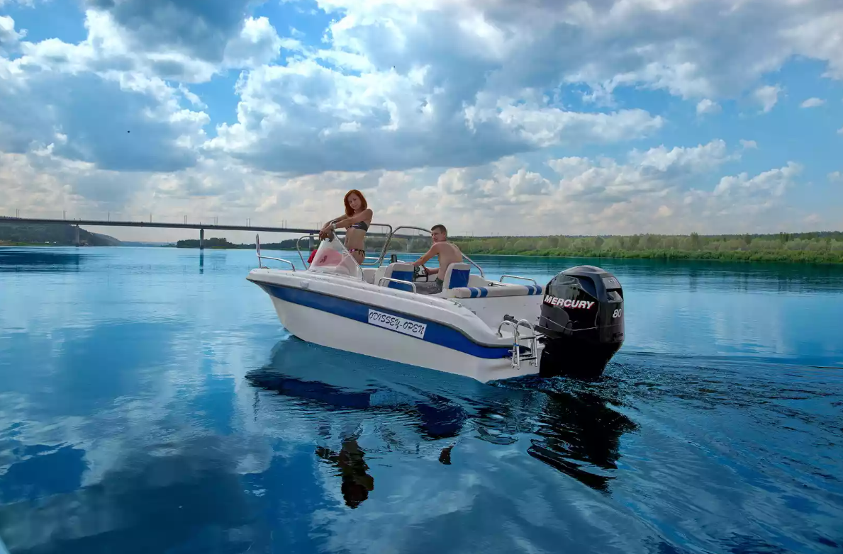 Стеклопластиковый катер Neman-530 Open в Казани