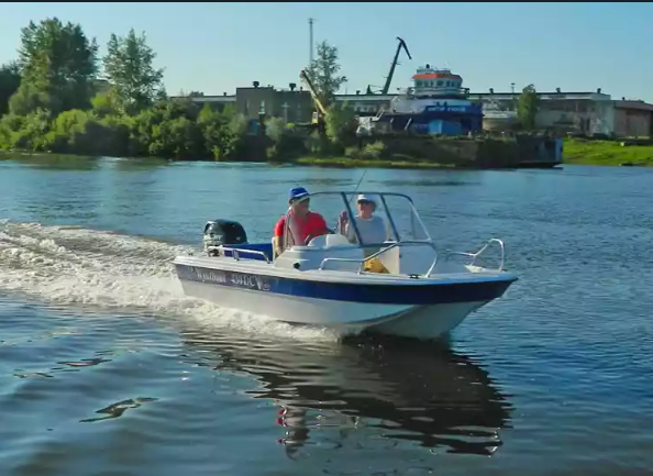 Стеклопластиковый катер Wyatboat-430 DC (тримаран) в Казани