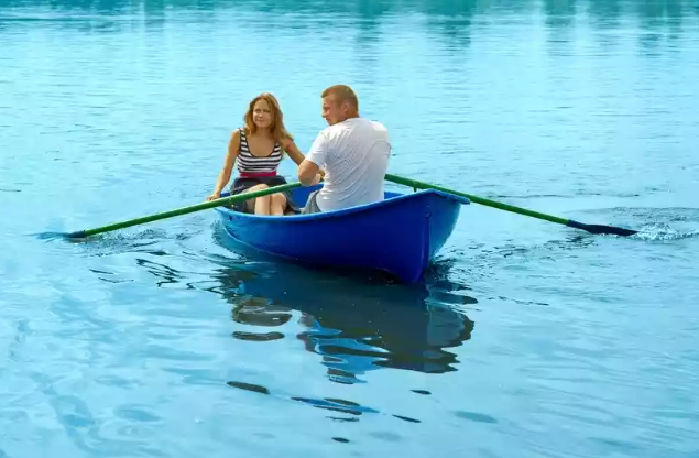 Стеклопластиковая лодка Дельфин в Казани