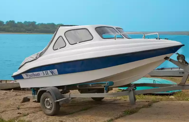 Стеклопластиковый катер Wyatboat-3 П (полурубка) в Казани