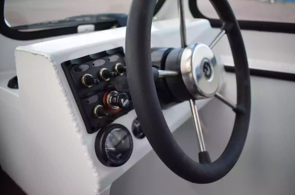 Алюминиевый катер Неман-500 (закрытая рубка) в Казани