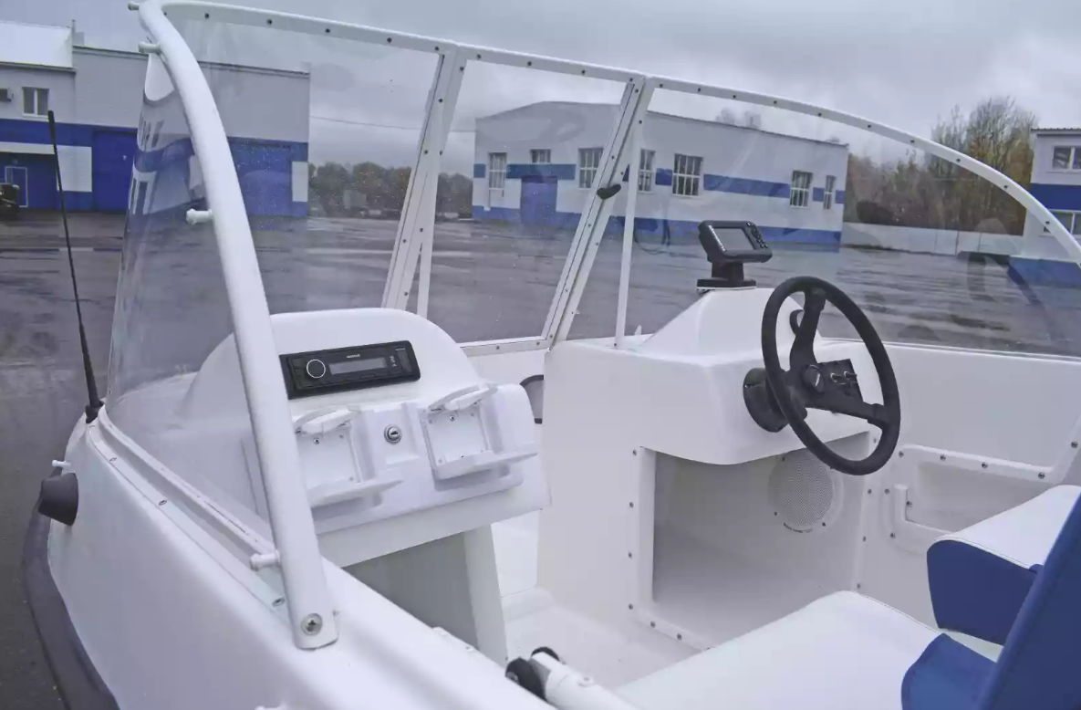 Стеклопластиковый катер Wyatboat-430DCМ (килевая) в Казани