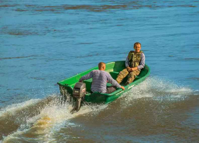 Стеклопластиковая лодка Neman-340 (тримаран) в Казани