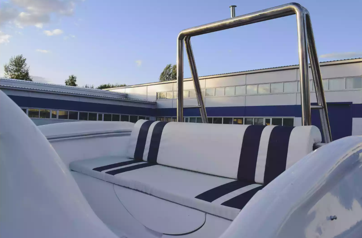 Комбинированный катер Neman-530 с каютой в Казани