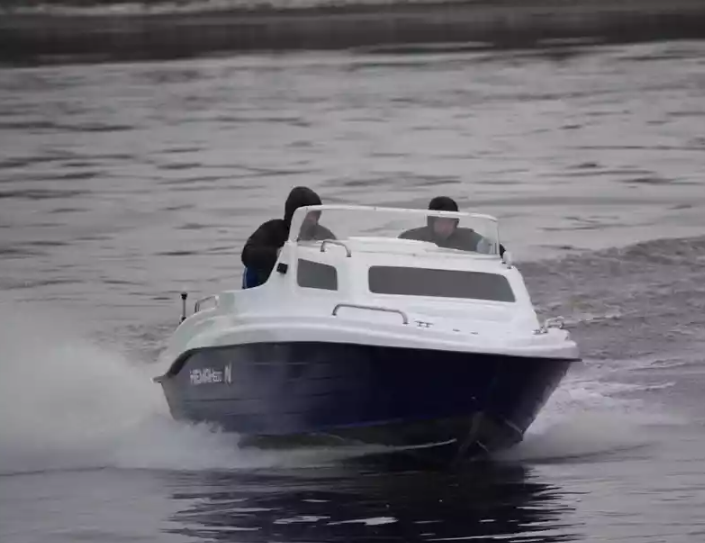 Комбинированный катер Neman-500 с каютой в Казани