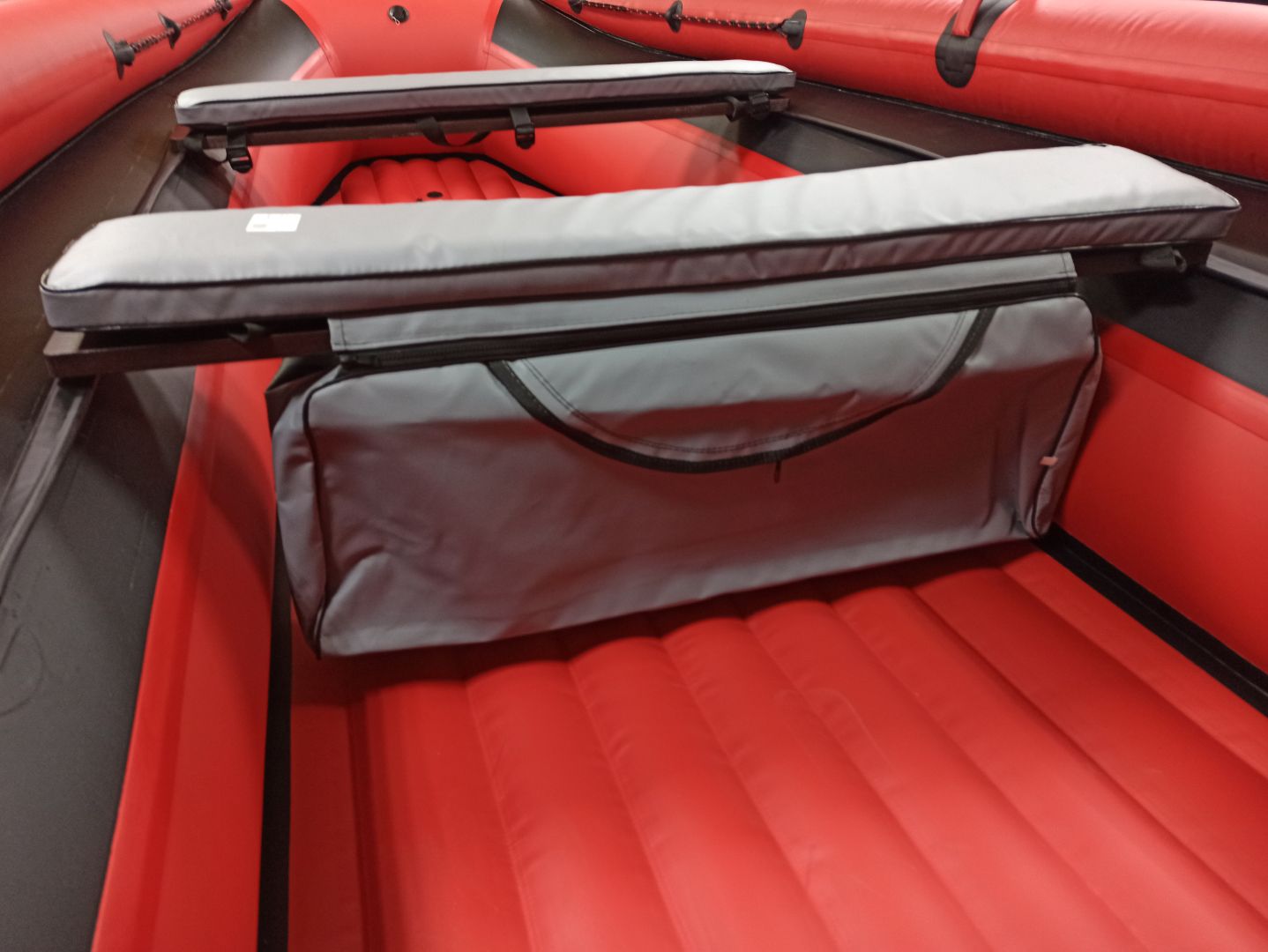 КОМПЛЕКТ МЯГКИХ НАКЛАДОК С СУМКОЙ ДЛЯ ЛОДОК 90Х20 СЕРЫЙ в Казани