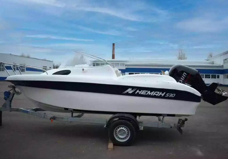 Стеклопластиковый катер Neman-530 с каютой в Казани
