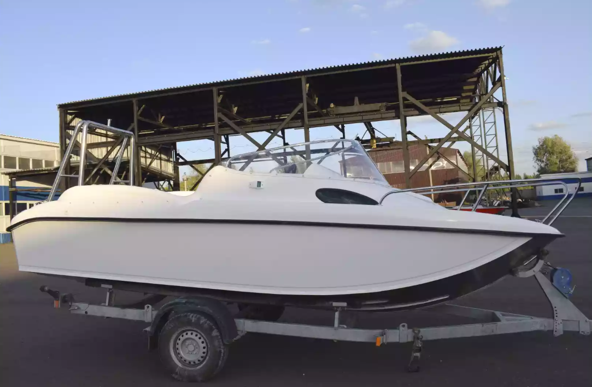 Комбинированный катер Neman-530 с каютой в Казани