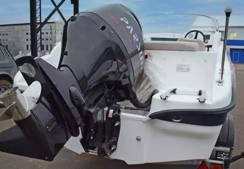 Стеклопластиковый катер Neman-530 с каютой в Казани