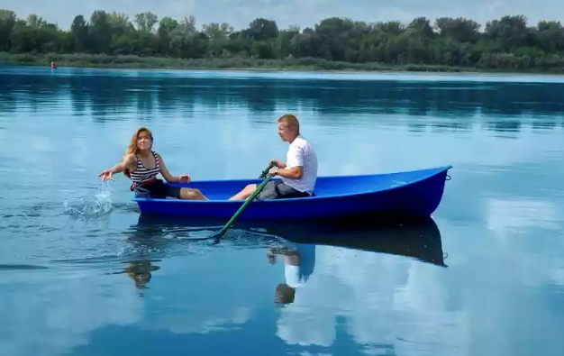 Стеклопластиковая лодка Дельфин в Казани