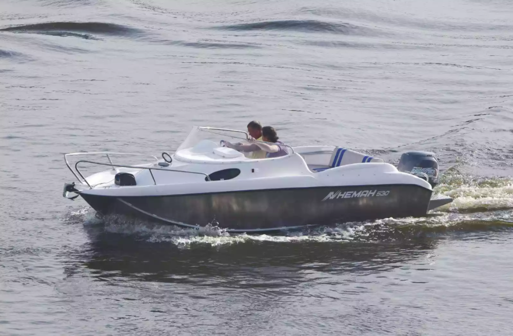 Комбинированный катер Neman-530 с каютой в Казани