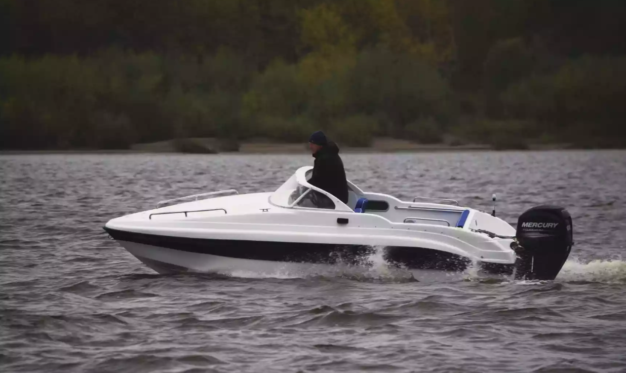 Стеклопластиковый катер Neman-500 Р в Казани