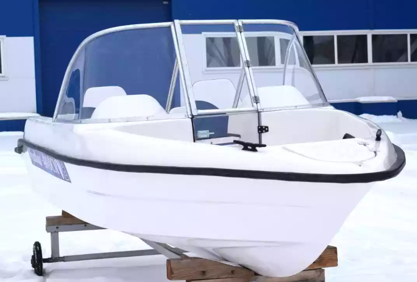 Стеклопластиковый катер Wyatboat-430DCМ (килевая) в Казани