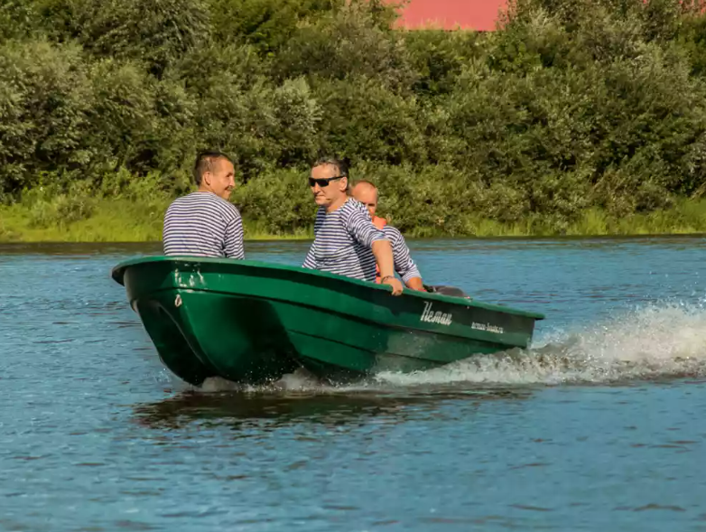 Стеклопластиковая лодка Neman-340 (тримаран) в Казани