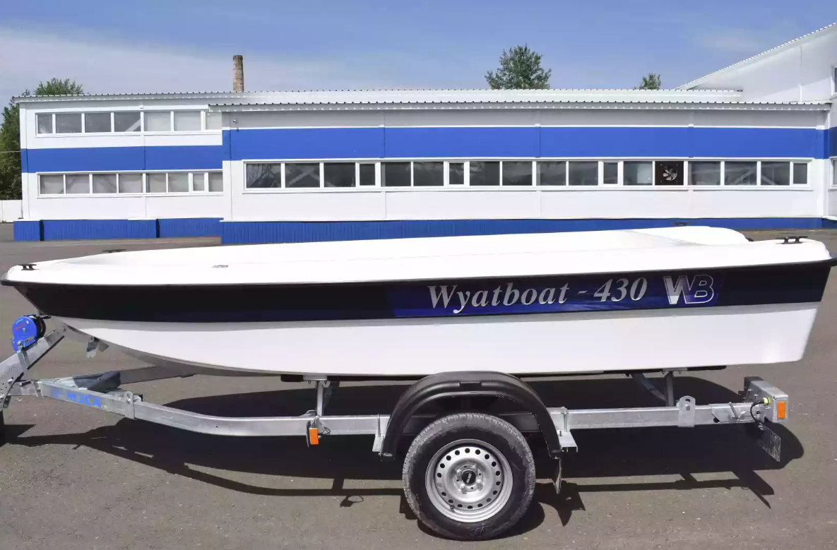 Стеклопластиковая лодка Wyatboat 430 тримаран в Казани