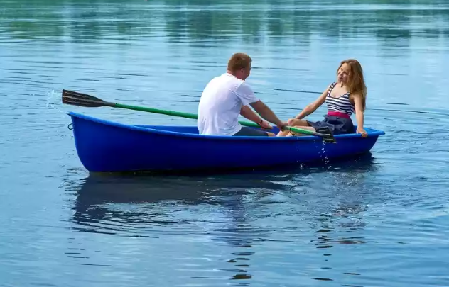 Стеклопластиковая лодка Дельфин в Казани