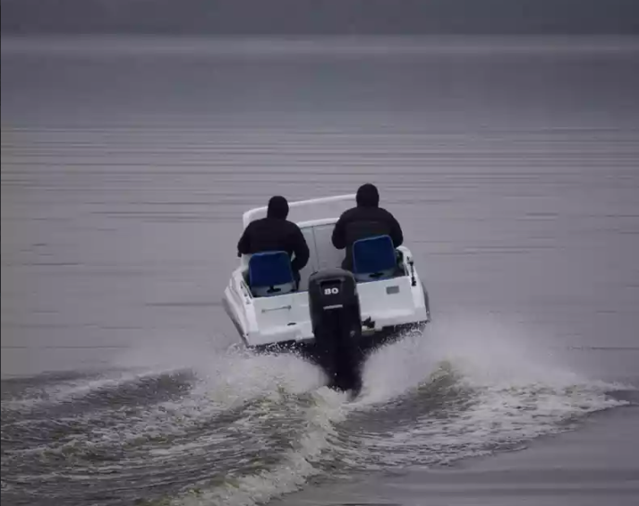 Комбинированный катер Neman-500 с каютой в Казани