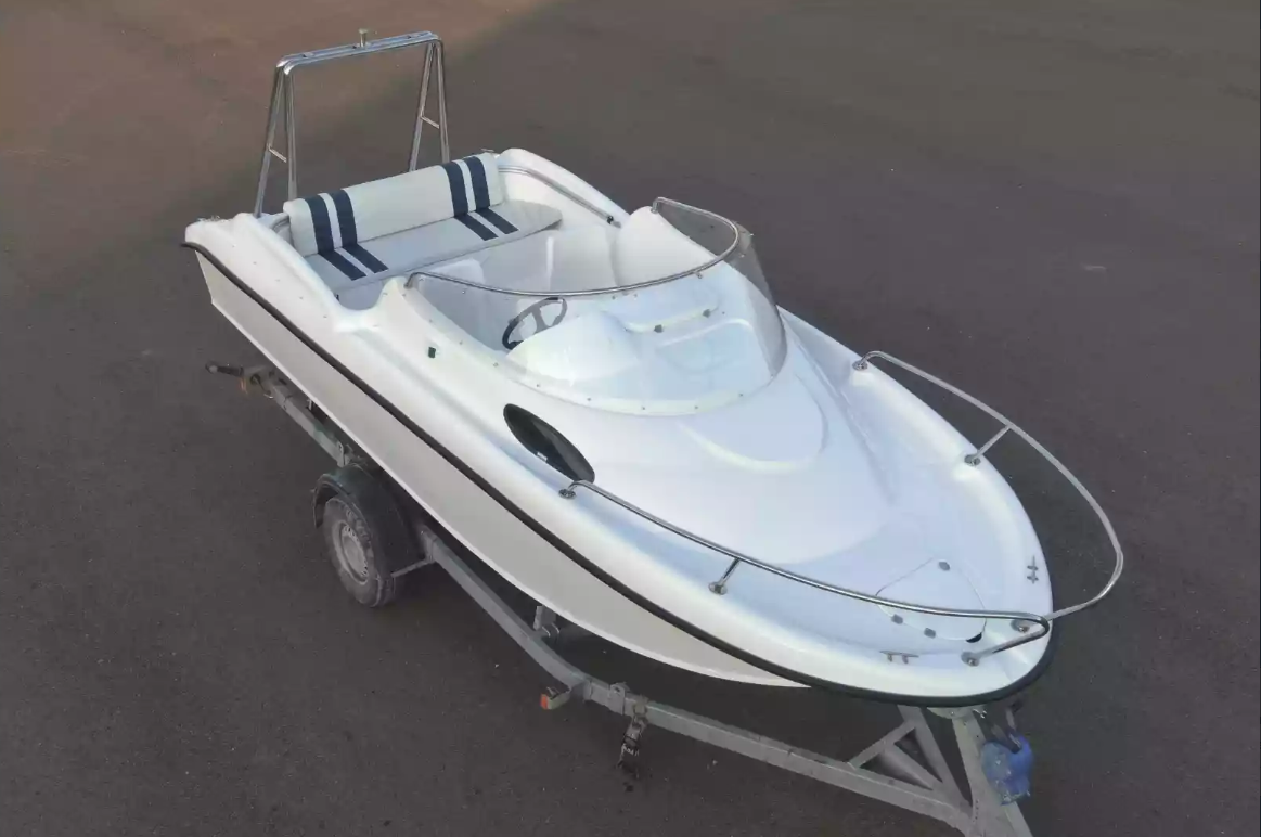 Комбинированный катер Neman-530 с каютой в Казани