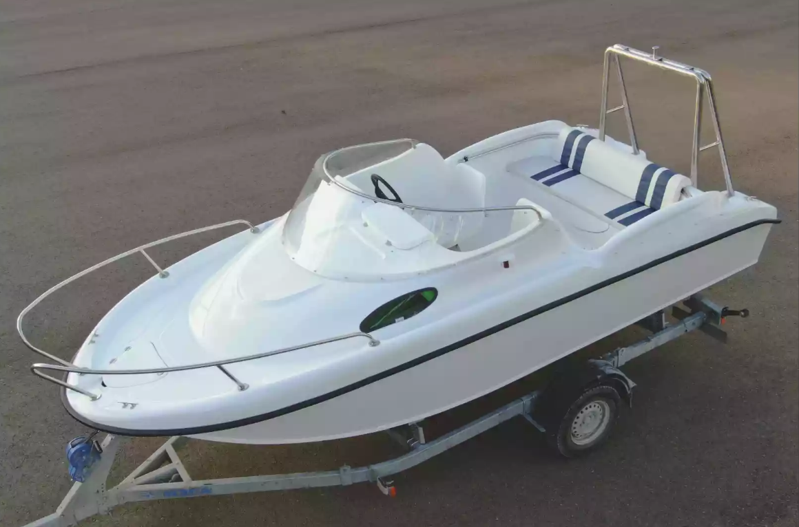 Комбинированный катер Neman-530 с каютой в Казани