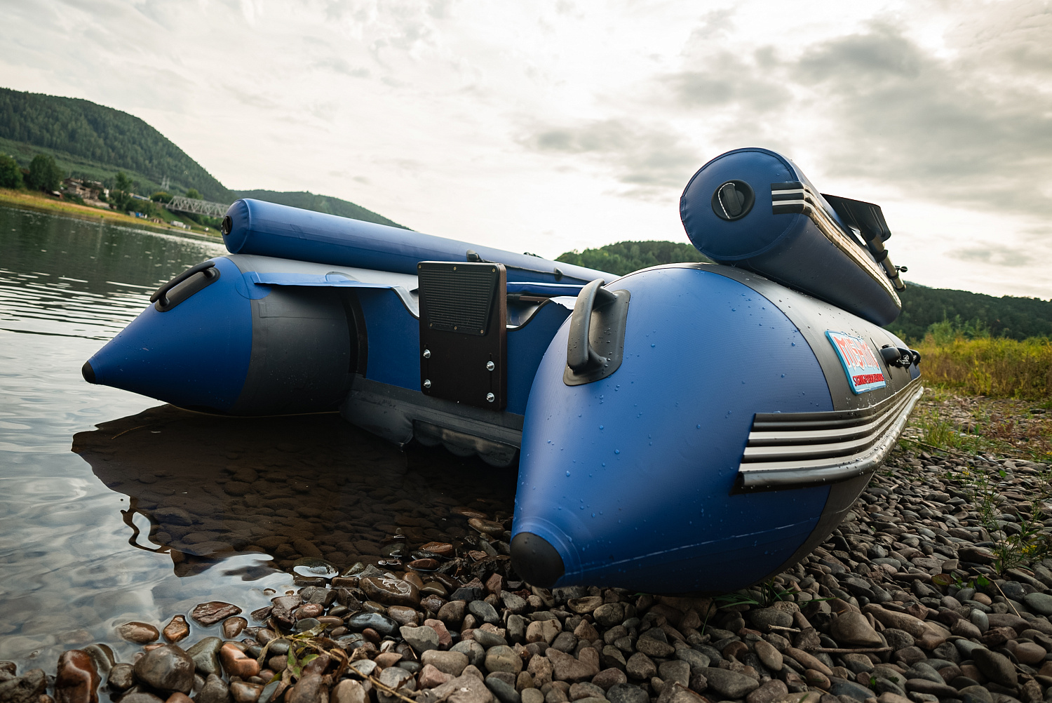 Лодка MISHIMO RIVER FJET PRO 430  под водомет в Казани