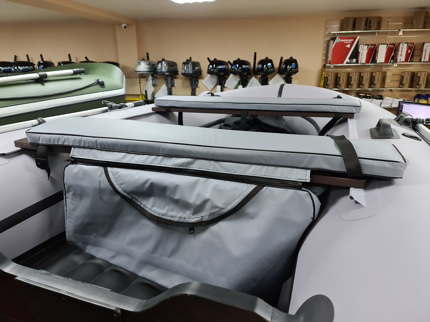 КОМПЛЕКТ МЯГКИХ НАКЛАДОК С СУМКОЙ ДЛЯ ЛОДОК 90Х20 СЕРЫЙ в Казани