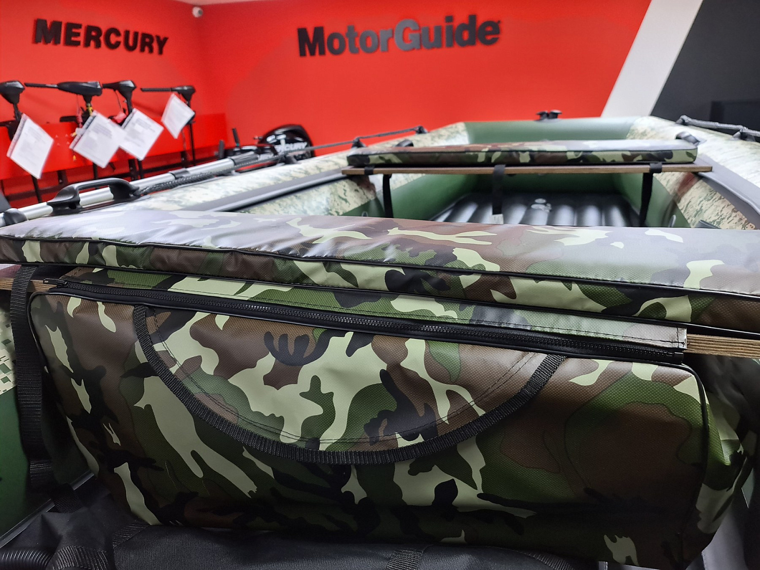 КОМПЛЕКТ МЯГКИХ НАКЛАДОК С СУМКОЙ ДЛЯ ЛОДОК 105Х20 КАМУФЛЯЖ в Казани