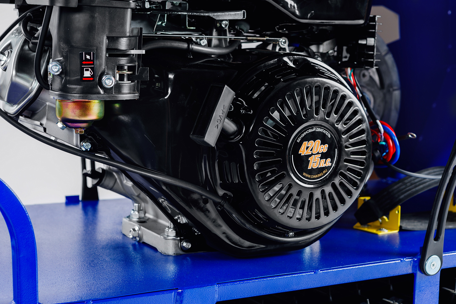 Мотобуксировщик SNOW DOG 17 с эл. запуском (DINKING) в Казани